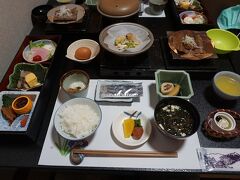 ●岡田旅館

ホテルに戻って、朝食を頂きました。