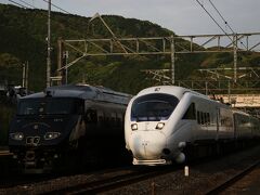 現川駅へ肥前山口行きの普通で先回りしてかもめとの並びを撮影
その後、再び長崎駅に戻り36ぷらすより1時間以上後のかもめで博多に向かうが、南福岡で追い越した