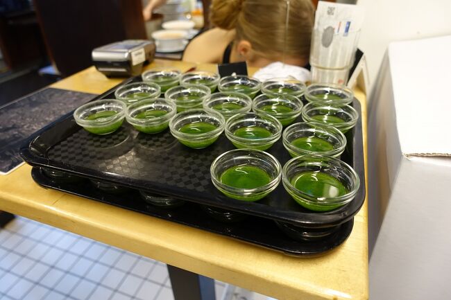 これはバゲットにつけるバジルソースです。<br />