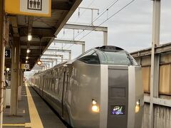 ☆ Hokkaido★

千歳空港からエアポートで移動も、千歳駅ですずらんへ乗り換え。すずらんは中々乗る機会がないので、わざわざ乗り換えて乗った感じ。