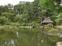 縮景園。残念ながらこの日は曇り。