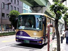 無料シャトルバスは1時間に2本。毎時5分と35分♪
13時5分のバスに乗って、約10分で三宮駅のバスターミナル近くに到着したら、