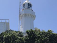 30分ほどかかって、ようやく灯台の真下まで辿り着いた(^_^;)