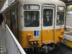 　JR高松駅のコインロッカーに荷物を預け、ことでんに乗って牡蠣を食べに行きます。高松築港駅から2駅先の瓦町駅で志度線に乗り換えて春日川駅へ。　