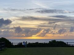 また、今日もウナリザキ公園で夕日を見ます。