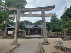 お城に行く手前に松江神社発見。

ここで御朱印を頂きました。