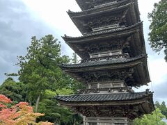 今日で佐渡島ともお別れ。両津港へ向かう途中、妙宣寺に寄り道。五重塔が素敵な寺院です。