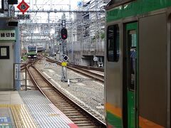 今回は東京駅から大宮駅まで上野東京ラインを使用。
ダイヤ乱れで遅れが出ており、このように列車が詰まっていた。
