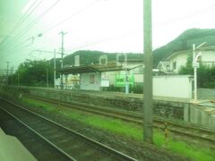 2022.08.07　仙台ゆき普通列車車内
飯坂電車が併走する。