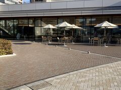 本堂の左にあります。
この建物内では、仏教関係の書籍やグッズなども売ってました。
私はカワイイ豆皿とお香をお買い上げ(^_^)