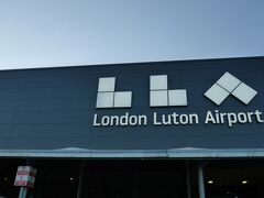 さて予定通りルートン空港に到着しました．
このあとはロンドン市街のホテルに移動して、次の日は ユトランド半島のオールボーを目指します!
なお、次のフライトはロンドン・スタンステッド空港からライアン航空です．

続く!!
