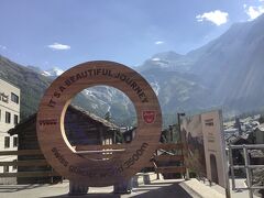 アンデルマットからは観光バスで。
サースフェーというサッカーの日本代表が合宿したところにも行きました。