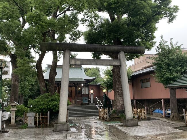 土砂降りの中、香取神社までたどり着きました。<br />