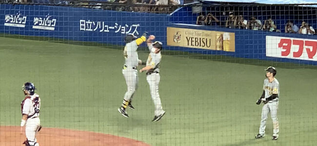 と思っていたら、いきなりロハスのハイタッチです。<br />しかし、このあと。