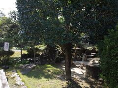 偕楽園跡
宇和島市立伊達博物館は旧大名屋敷の敷地の一部に建っており、偕楽園の庭石が今も残っています。
1867年には、伊達宗城と西郷隆盛が、ここで会見しました。