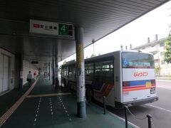 真駒内駅から定山渓を結ぶ、じょうてつバスに乗り換えます。