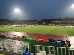 さてここからが本旅の主目的であるサッカー観戦。
沼田駅→新前橋駅→前橋駅と乗り継いで、前橋駅前からシャトルバスで正田醤油スタジアムに到着。

群馬県立敷島公園県営陸上競技場 (正田醤油スタジアム群馬)
https://shikishima-park.org/