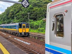 折居駅からまた、キハ120系にのり、益田駅に向かいます。
発車してすぐ、三保三隅駅にて、スーパーまつかぜの通過待ちで停車です。

益田にて、山口線に乗り換え、
１８きっぷで中国地方を周遊（2日目：午後）編に続きます。