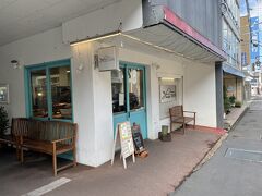 白木屋漆器店の前にオサレなパン屋があり、いい匂いがしたので、