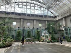 久屋大通庭園フラリエ、以前はランの館と呼ばれていた場所。入場無料です。