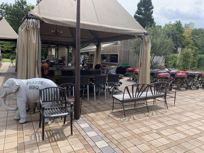 バーベキュー屋もあり。結婚式などもできます。