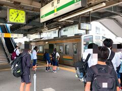 佐野駅から、JR線に乗り換えます。　

佐野駅に最後に来たのは、中3の冬、佐野日大高校を受験した時だなぁ～。　一般入試よりもかなり早く結果が出る特待入試?とかってやつでした。　受かったけど、結局行かなかったけど。　

佐野市には、私が高校生の時にはなかった青藍泰斗(せいらんたいと)高等学校なんてオシャレな名前の高校があるようでした。　調べてみたら、元々は葛生高校という名前だったみたいだけど…。