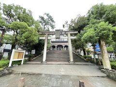 次にやって来たのは、尾山神社です