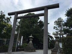 北口から歩いてすぐの場所にある桜神宮へ。