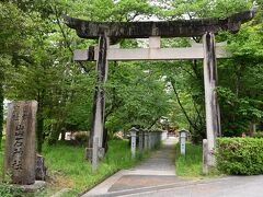 ●出石神社

京都府の日本海側に位置する「天橋立」を出発し、ひたすら西へと車を走らせ、県境を越えて兵庫県の「出石」まで移動してきました。
最初に訪れたのが、ここ兵庫県北部エリアの旧国名で、但馬国一之宮の名を冠する古社「出石神社」です。