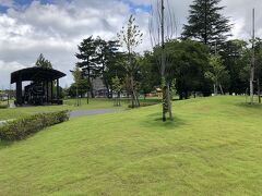 今日は朝食前に富岩運河環水公園へ行ってみます。