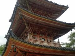 向上寺の三重塔に着きました。