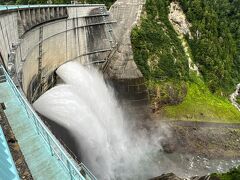 黒部ダム観光放水～ダイナミックな放水と大自然のパノラマ～