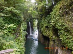 遊歩道の滝見台からの真名井の滝。ガイドブックなどでよく見る風景を生で見れて感動。