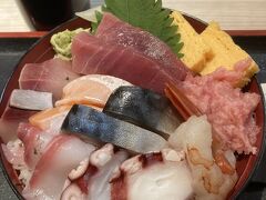 寿司魚がし日本一、田町駅前店で海鮮丼をいただきました。
