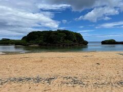 人気の海岸と聞いていたから、もっと混んでるかなと思ったけど
意外と空いてて良かったー。