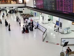 2022.8.26（金）

LCC利用なので第三ターミナルだけど、ホテルの送迎バスで第二ターミナルに到着したので、一応、空港のパトロールなど。

コロナ禍でも成田空港に来るたびに第二ターミナルの見回りをしていますが、確実に人が増えていて、うれしい♪

そして、今回の旅行を計画したときにはまだ決まっていなかったのですが、ついに私も2022年9月には、2年9か月ぶりに海外に行けます♪♪♪

わたしも9月には眺めるだけでなく、国際線ターミナルを使います♪

たのしみーーーーーーーーーーー！！！！

