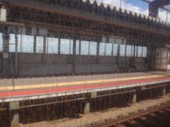 八軒。
高架駅だ。