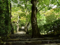 到着！
事前に聞いていた通り、そんなに険しい登り坂でなくてホッとしています。

※聖徳太子が自身の父、用明天皇の菩提を弔うために建立されたお寺と知り、四天王寺に思いをはせる（過去参照）