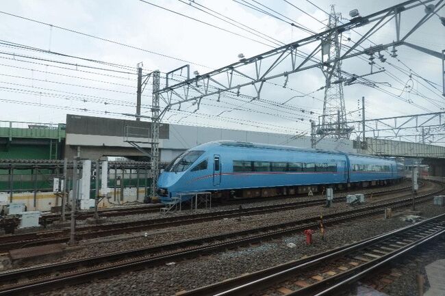 鉄道旅客電車、貨物の写真 引退迫る元旅客釜】最若番ED76-81号機牽引貨物列車を、ホーム