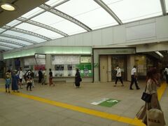 蒲田駅ビル

この通路　”歩きスマホ”の人多すぎです。

