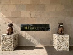 クラブ棟からオーシャンウイングへ移動でーす。
カートで送っていただきました。
ソーシャルディスタンス保ててるからカタワレはノーマスクなのかな（笑）