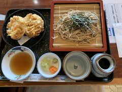 わさび冷麺食べる気満々だったのでなんでもいいから麺類が食べたい気分だったのでかき揚げ天ざるそばを注文。
