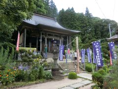 こちらが千手院。この横の売店で杖を借りられます