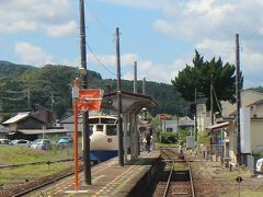 途中、近永駅にて、新幹線？と行き違い（列車交換）がありました。