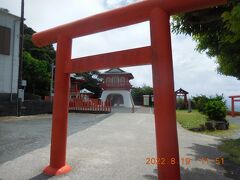 薩摩半島の最南端岬である長崎鼻へ。浦島太郎伝説が伝わる地で、龍宮神社があります。