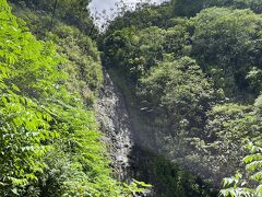 今回は滝の水量は少なかった