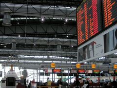 経由地のウィーンへはOS706便、11:40発なので、2時間半前にはプラハ空港に到着しちゃいました。
