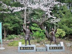 (写真) 12:54「二公像」出世の街　浜松　の像