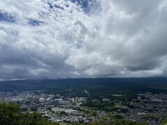 ロープウェイ山頂から。
この先には富士山が見えるはずでしたが…残念。
リベンジしたい！