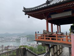 千光寺。名物おばあさんと雑談。ほんわか。こちら愛想なしで申し訳ない思い。